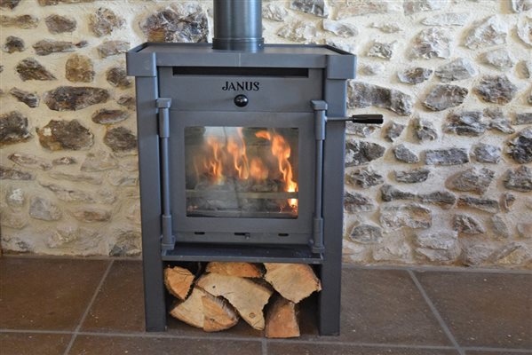 Wood burning stove